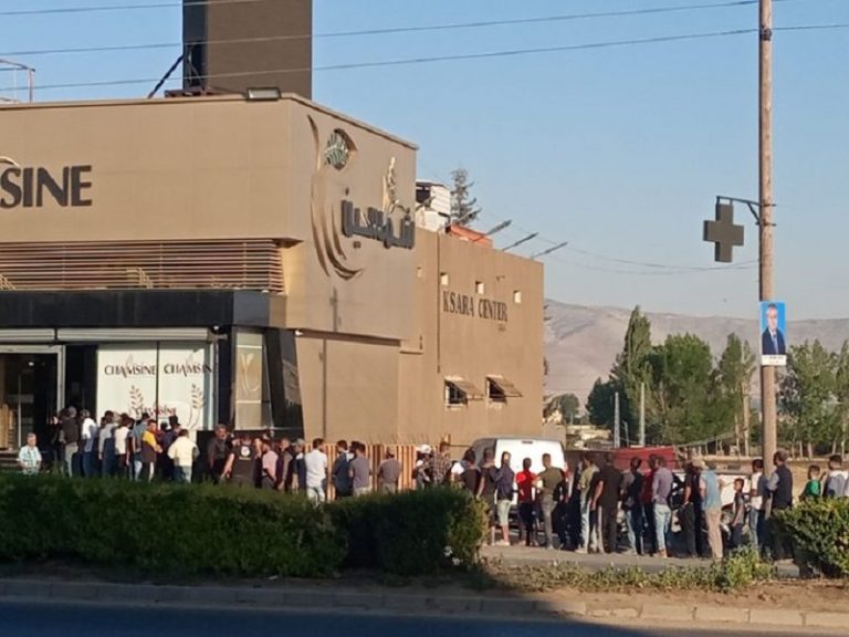 أمن الدولة يوقف صاحب أفران شهيرة ويصادر كميّة من الخبز