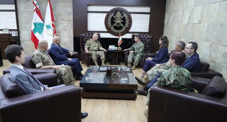 جوزاف عون بحث تطوير قدرات الجيش مع قائد في البحرية الأميركية