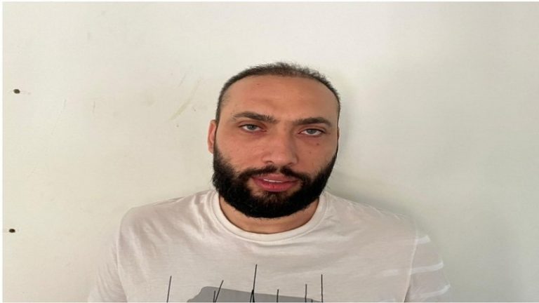 توقيف متهم بعمليات سرقة واحتيال.. وتعميم صورته