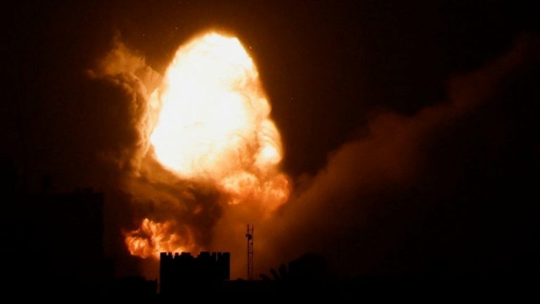 بالفيديو: عدوان إسرائيلي على دمشق والدفاعات السورية تتصدى