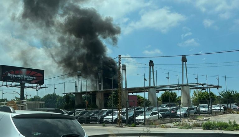 بالفيديو: حريق كبير قرب ABC ضبية