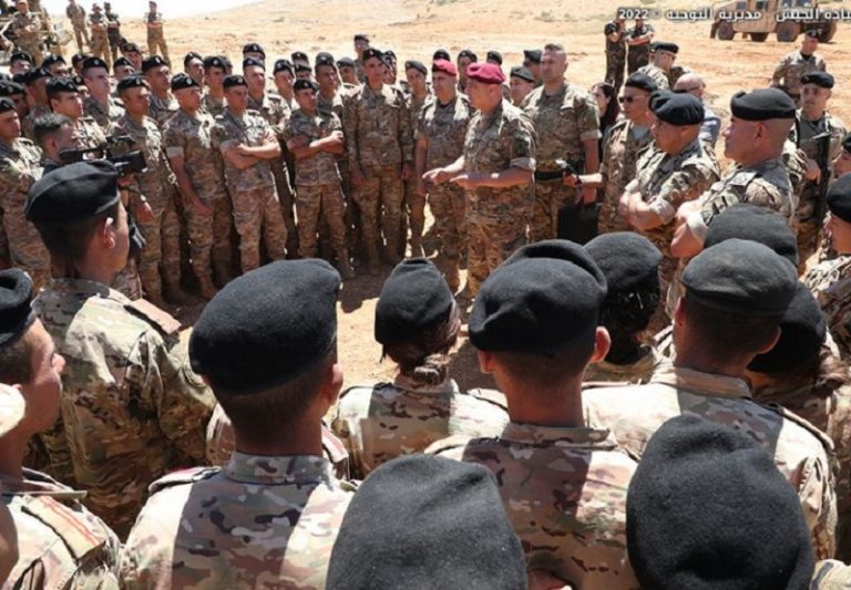 قائد الجيش: الهبة القطرية ستذهب لدعم رواتب العسكريين