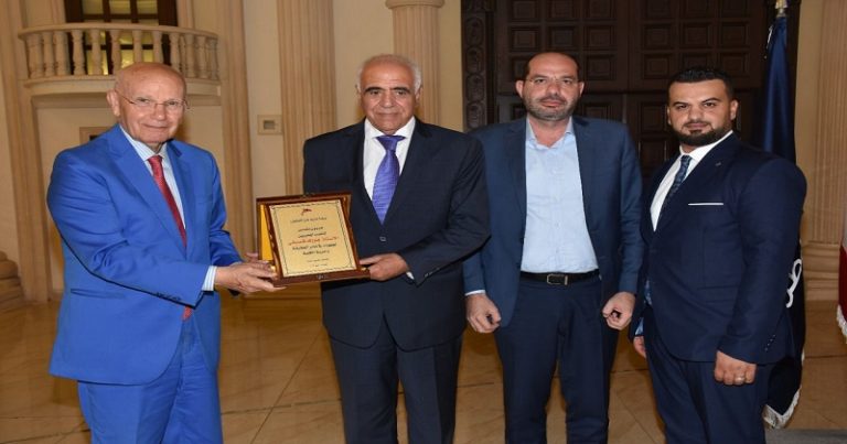 مراد مكرّماً القصيفي وإعلاميي البقاع: بكلمتكم الحرّة نسمع صوت فلسطين