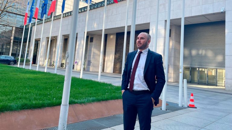 استقالة وزير الاقتصاد الأرجنتيني