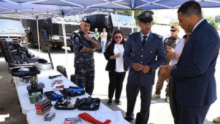 بالصور- هبة أميركية لصالح قوى الأمن..