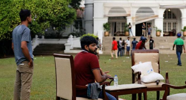 سريلانكا: وزراء يقدّمون استقالاتهم.. وهدوء في الشوارع