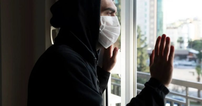 الصحة العالمية: كورونا رفع معدلات القلق والاكتئاب