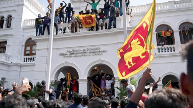 سري لانكا تعلن حال الطوارئ