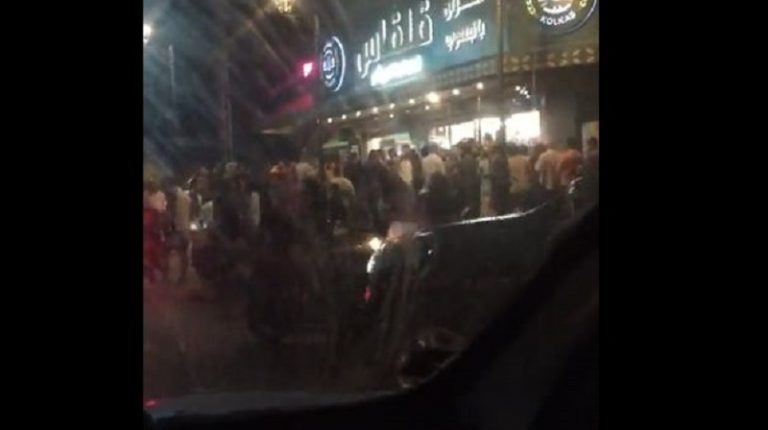 بالفيديو: طوابير في منتصف الليل لشراء الخبز!