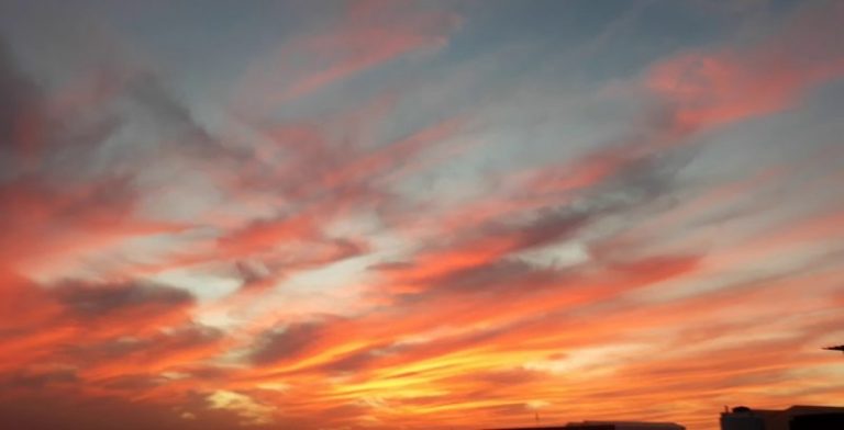 بالفيديو والصور: لوحة فنية شكّلتها الغيوم في السعودية