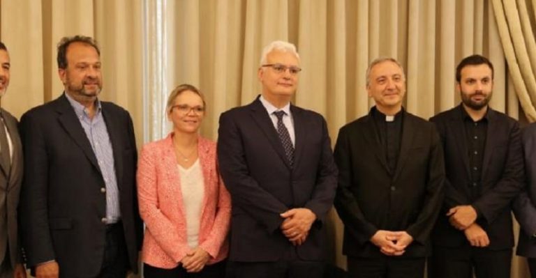 القرم: قطاع التعليم العالي هو شريك طبيعي للاقتصاد