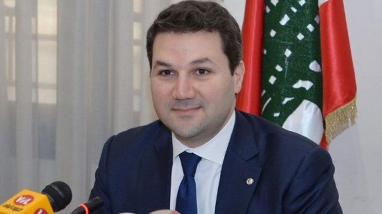 الجميل: سقوط جزء من الإهراءات هو سقوط الدولة