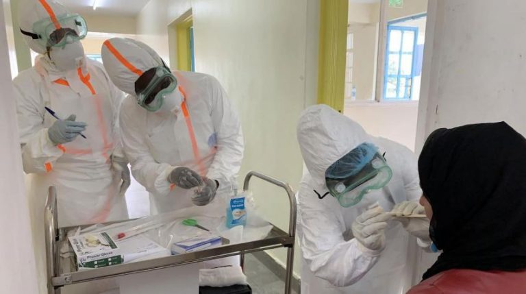 انخفاض بعداد الاصابات بـ “كورونا”