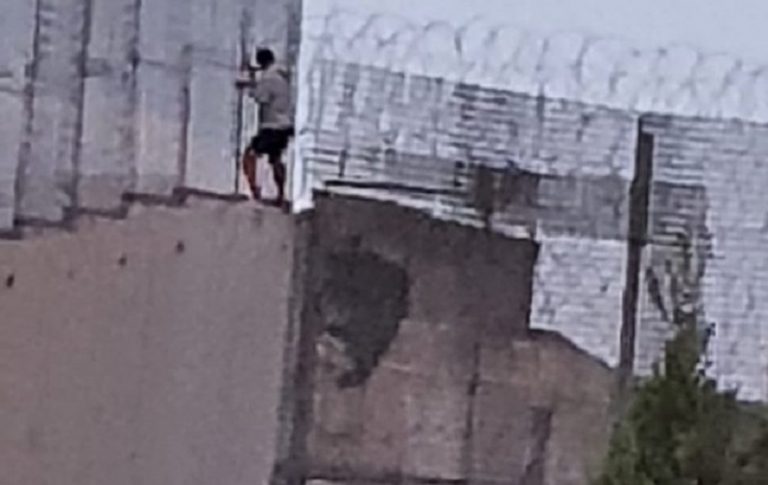 بالفيديو: جيش العدو يعتقل لبنانياً تسلل عبر الحدود