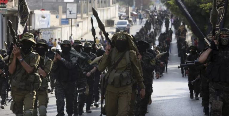 بالفيديو: إصابة فلسطينيين و”سرايا القدس” تستهدف آليات العدو