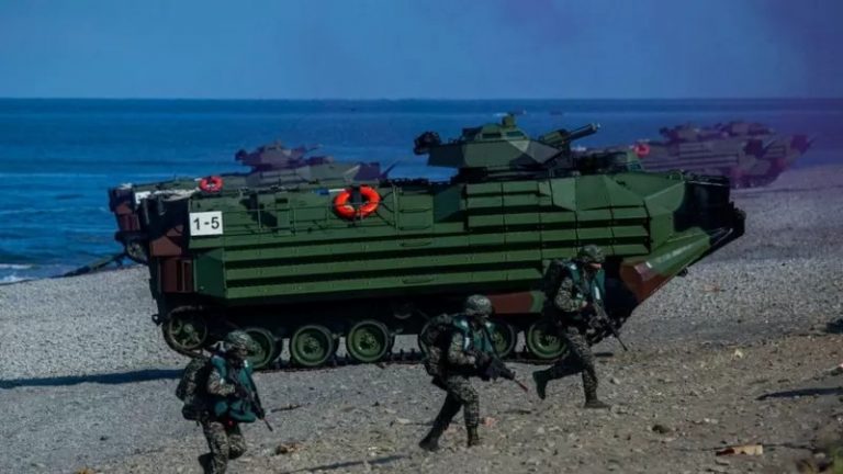 الجيش الصيني: إطلاق ضربات دقيقة على مناطق شرق تايوان