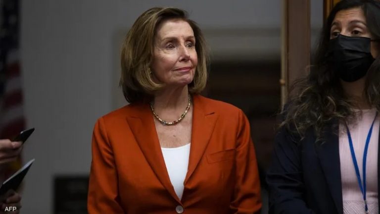 الصين تفرض عقوبات على بيلوسي وأفراد عائلتها