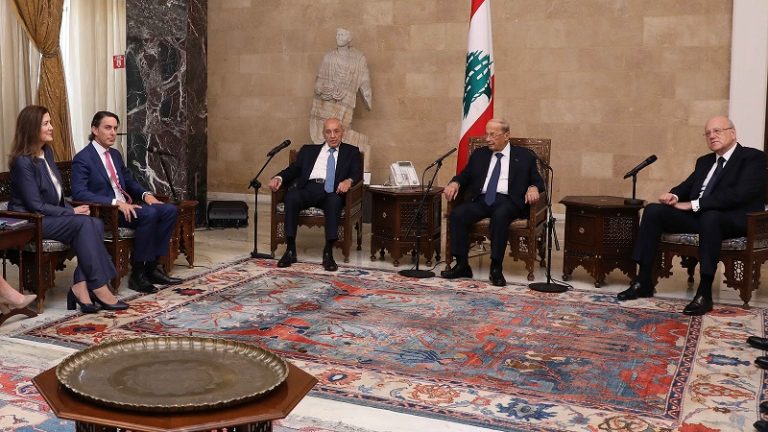 لقاء هوكشتاين والرؤساء الثلاثة: اقتراب “ردم الفجوة”