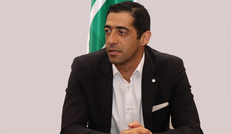 حنكش يطلب من الجيش ارسال مروحيات لإخماد حرائق عين سعادة