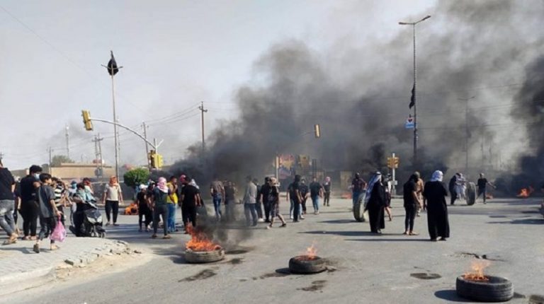 بالفيديو: أنصار الصدّر يقتحمون القصر الجمهوري.. وإعلان حظر تجوّل في بغداد