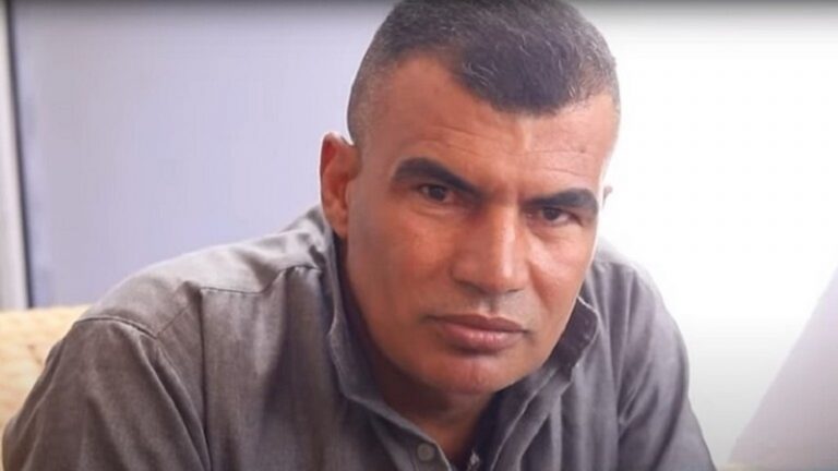 بالفيديو: شبيه عمرو دياب يثير الجدل على مواقع التواصل