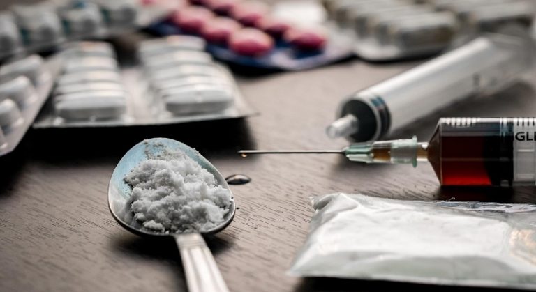 توقيف ممثلة مشهورة بتهمة تعاطي المخدرات!