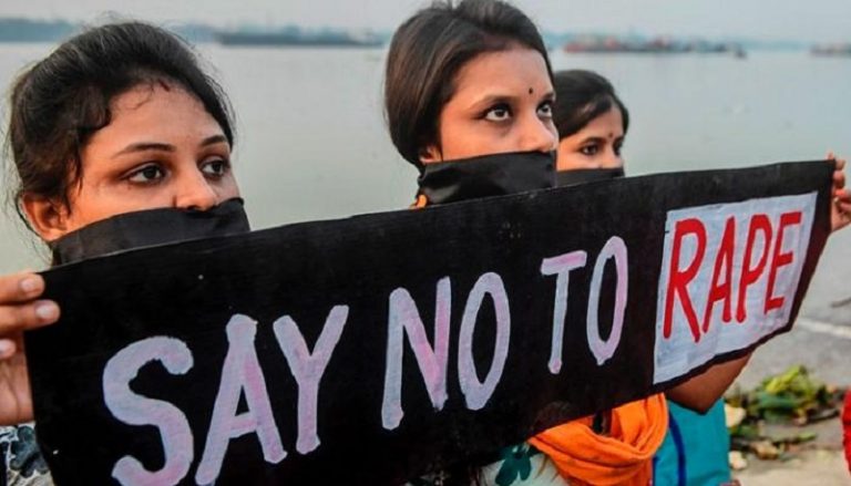 قاض يرفض شكوى إمرأة باعتداء جنسي لأن “ملابسها مثيرة”!