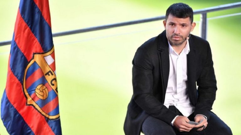 بعد اعتزاله.. هل يعود أغويرو لكرة القدم؟