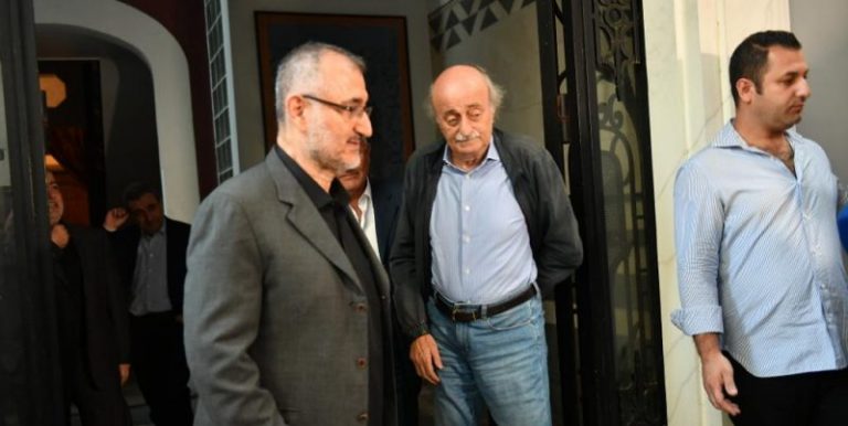 “القوات”: لقاء جنبلاط و”الحزب” حواري وليس تبدلا استراتيجياً