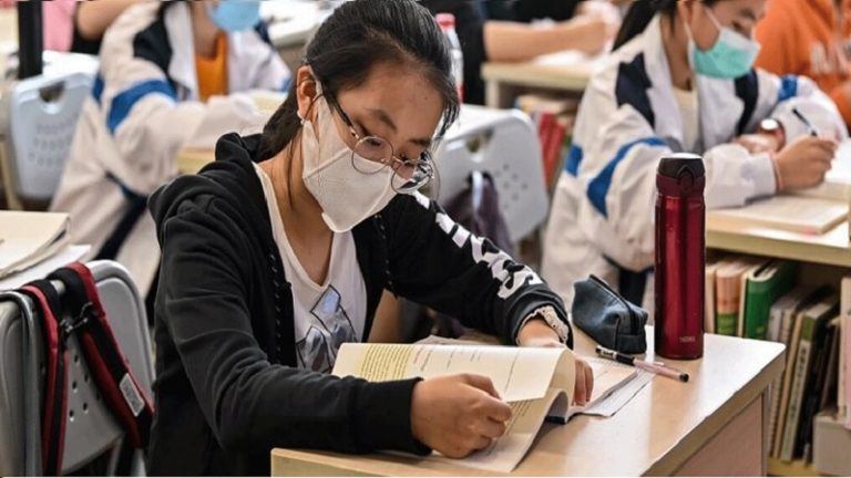 الصين تفتح الحدود وتلغي الحجر الصحي