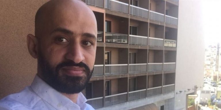 المعارض السعودي يكرّر تهديد السفارة.. و”المعلومات” تداهم منزله