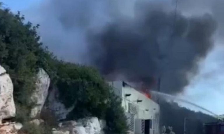 بالفيديو: حريق كبير في مولدات أحد المنتجعات في البترون