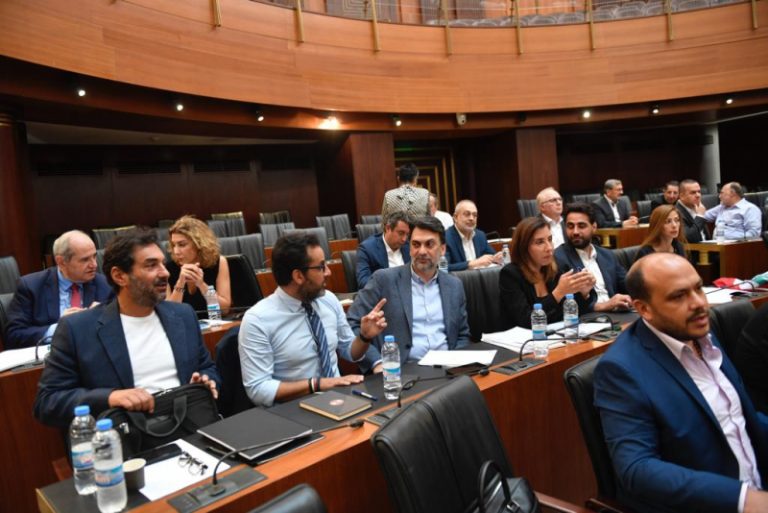 نواب المعارضة يطلقون “المبادرة الرئاسية الإنقاذية”