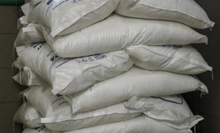 ضبط 3 طن من الطحين المدعوم بأحد الأفران في حلبا