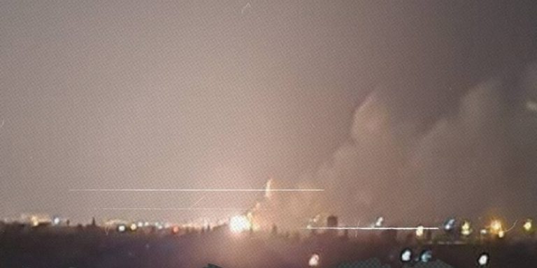 بالفيديو: غارات اسرائيلية تستهدف مطار حلب