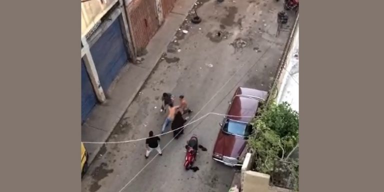 بالفيديو: أب يطلق الرصاص على إبنه في “التبانة”