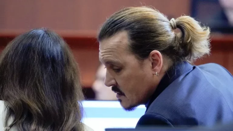 الحياة الخاصة لجوني ديب إلى الواجهة من جديد.. هل وقع في حب محاميته؟