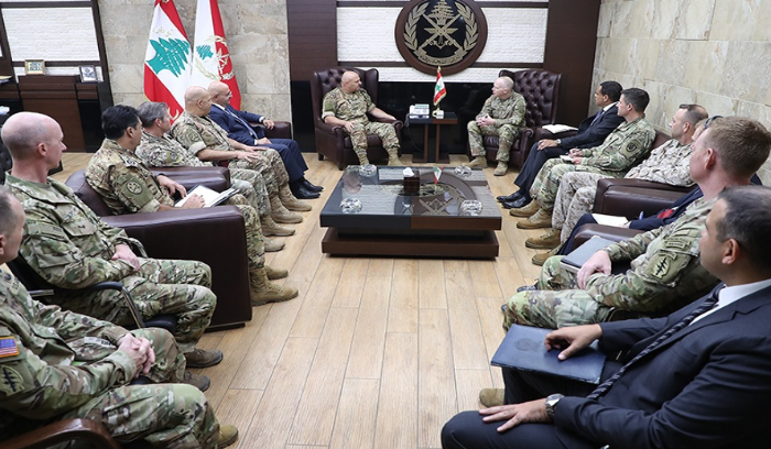 قائد الجيش يستقبل قائد القوات الخاصة في القيادة الوسطى الأميركية