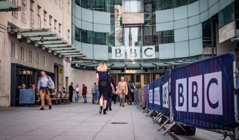 “بي بي سي”: مئات الوظائف ستلغى مع إغلاق الإذاعتين العربية والفارسية