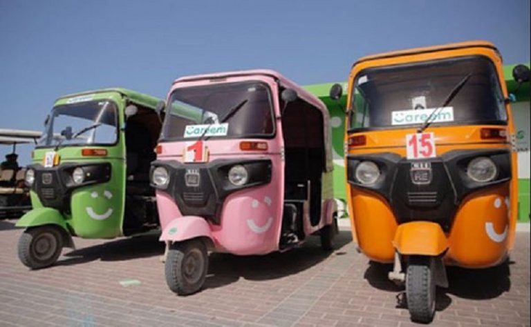 رمت بنفسها من الـ”توك توك” على طريق المصنع