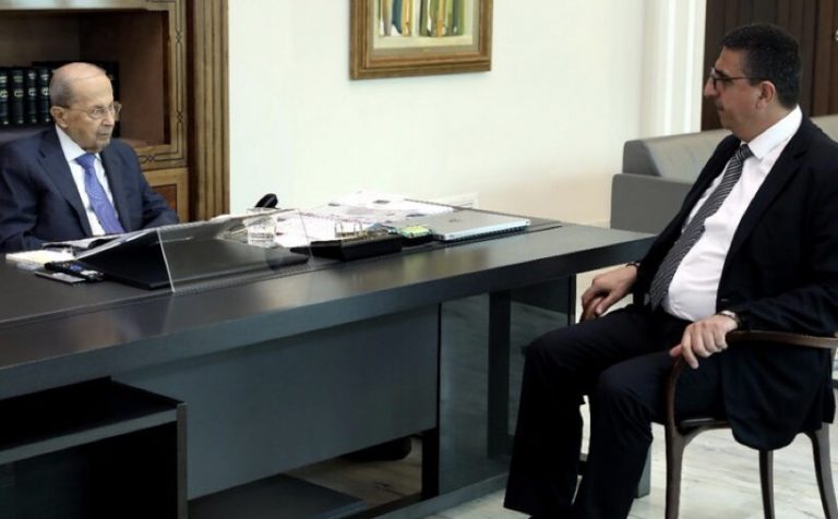 عون يلتقي حجار للبحث في ملف النازحين