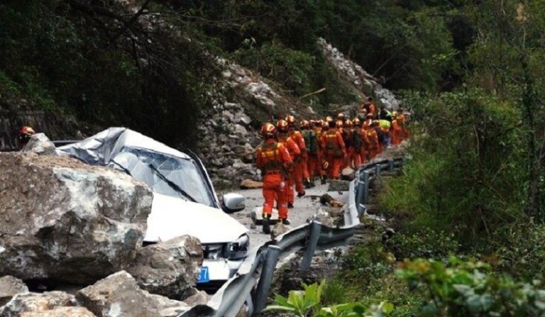 ارتفاع حصيلة قتلى زلزال الصين إلى 74