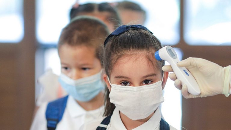 كورونا الأطفال
