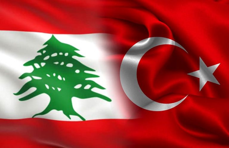 لبنانيون عالقون في حديقة في تركيا