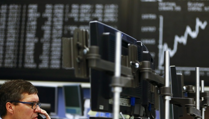 أسهم أوروبا تنهي موجة الخسائر