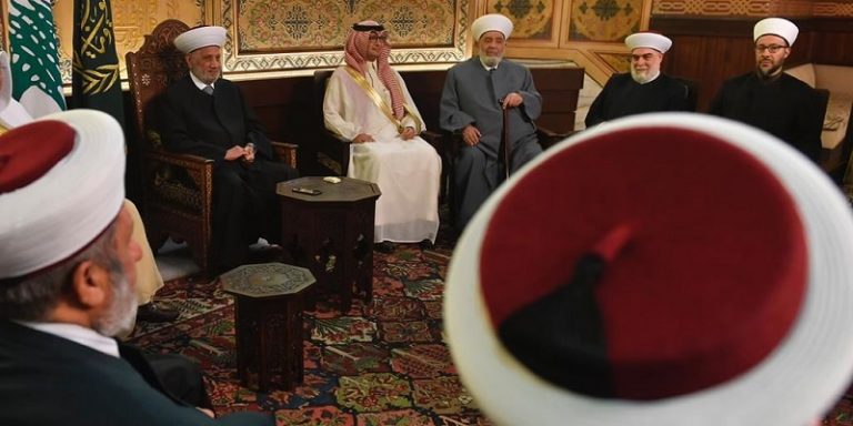 لقاءان نيابيان في دار الفتوى والسفارة السعودية: من هي مرجعية السنّة؟