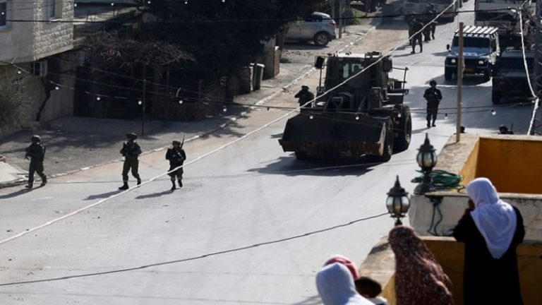 بالفيديو: سقوط ضحايا في مواجهات جنين