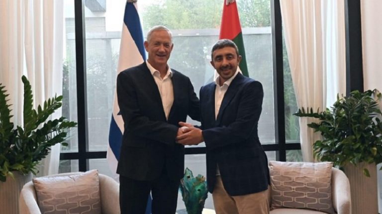 بالفيديو: عبدلله بن زايد يلتقي غانتس في فلسطين