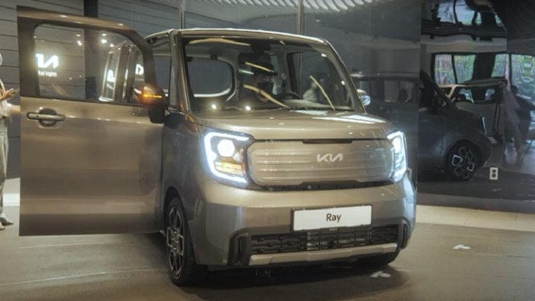 سيارة “كيا” جديدة.. رخيصة وموفرة للوقود