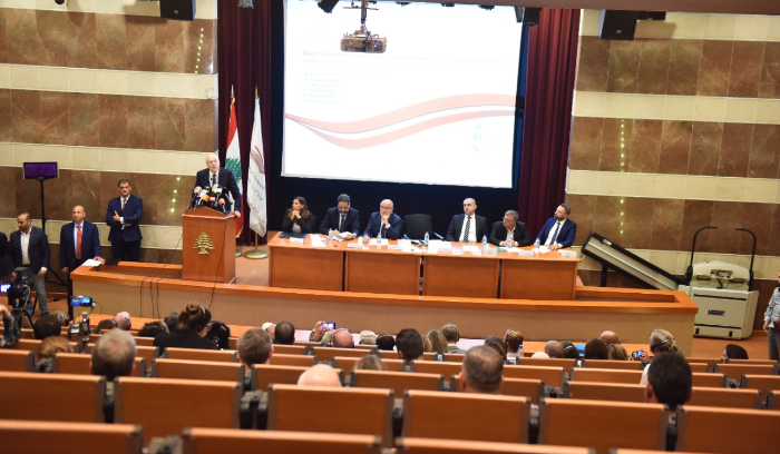 الحلبي أمام الدول المانحة: لن نقترض لنعلم غير اللبنانيين!